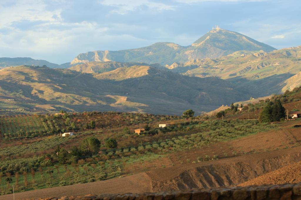 Agriturismo Feudo Muxarello Villa Aragona Luaran gambar